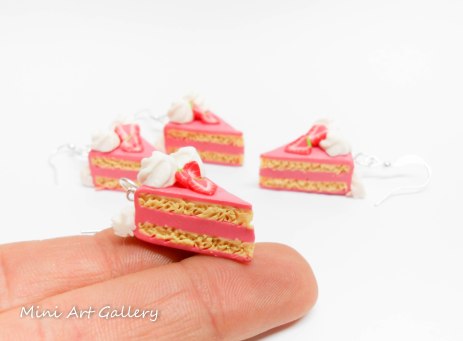 Strawberry cake earrings / piece of cake / mini food charm / miniature fake food earrings / kawaii sweet dessert / handmade polymer clay