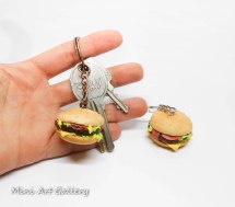 Hamburger keychain / miniature food accessory / cheeseburger fast food burger charm / junk food / kawaii realistic foodie / handmade fimo polymer clay