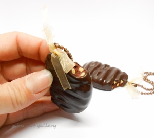 Karioka Carioca Xanthi's / Traditional Greek treat / Miniature food jewelry / mini sweet necklace / OOAK unique / handade polymer clay charm Καργιόκα Καριόκα Παπαπαρασκευάς